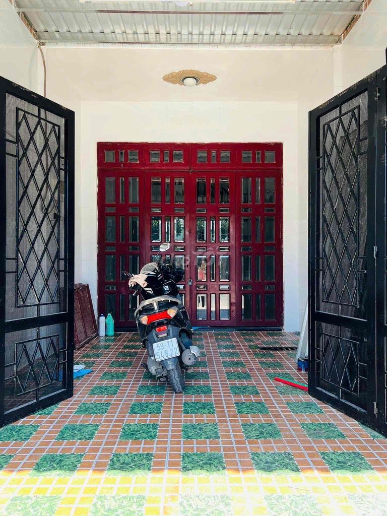 nhà mặt tiền   , 4x20m , 3 phòng ngủ ,2 toilet , trần thị cờ q,12