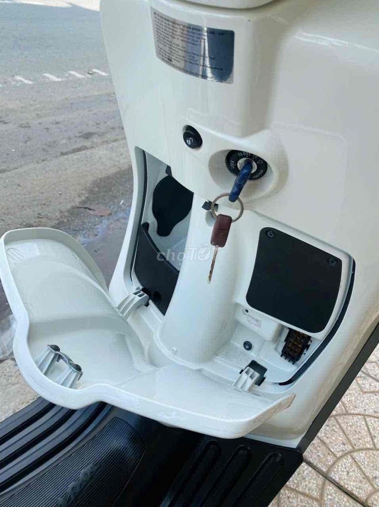 Piaggio Vespa Sprint 125 2019 Trắng 4000 km. Mua bán Xe máy tại Quận Ninh Kiều Cần Thơ được đăng bởi CHXM Tân Liên Hưng 2 hình 6