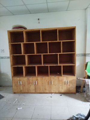 Thanh lý gấp    tủ gỗ  để trưng bày. Mua bán Tủ, kệ gia đình tại Quận 12 Tp Hồ Chí Minh được đăng bởi Hương Nhài