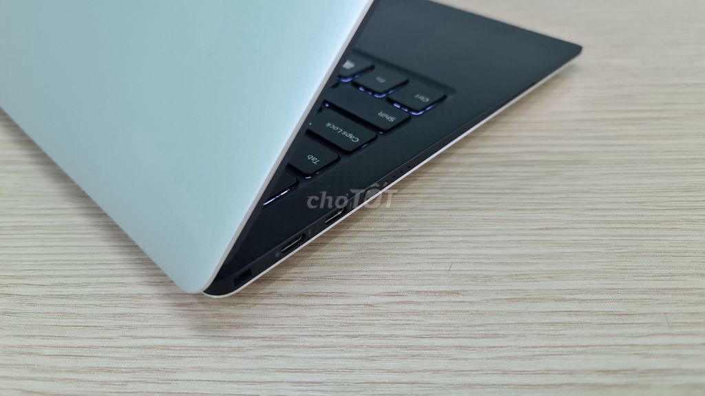 Dell XPS 13 9380 i5 – Siêu nhẹ 1.15kg – Giá tốt. Mua bán Laptop tại Quận 10 Tp Hồ Chí Minh được đăng bởi Đinh Thị Hoài hình 1