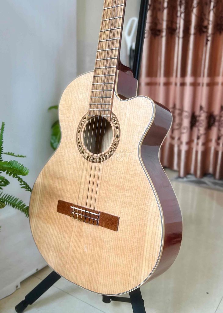 Đàn guitar classic tập chơi top solid giá tốt. Mua bán Nhạc cụ tại Quận Tân Phú Tp Hồ Chí Minh được đăng bởi GUITAR GIÁ TỐT TÂN PHÚ hình 1