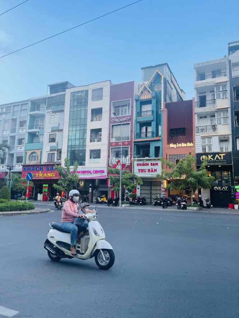 Cần Bán Nhà Mặt Tiền Đường Hoa Phú Nhuận 4 Tầng. Mua bán Nhà ở tại Quận Phú Nhuận Tp Hồ Chí Minh được đăng bởi thuỷ tiên hình 2