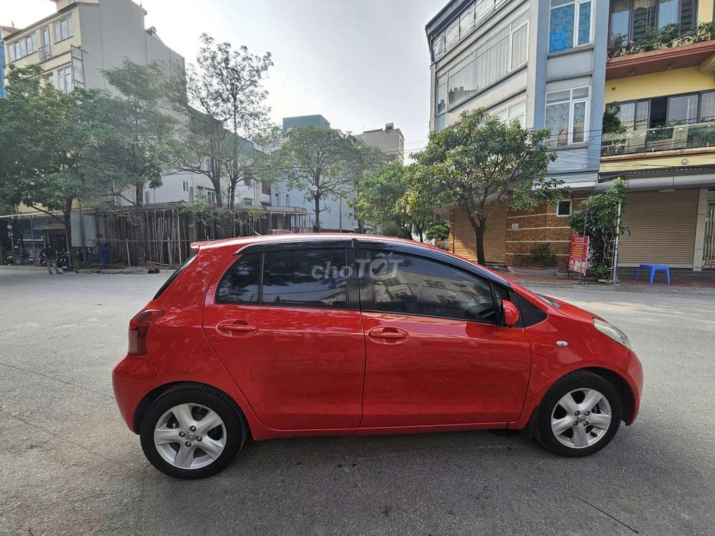 Bán xe Toyota Yaris 1.3 AT nhập Nhật Bản