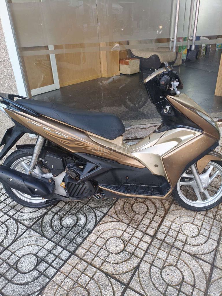 Honda Air Blade Vàng đồng. Mua bán Xe máy tại Quận Tân Bình Tp Hồ Chí Minh được đăng bởi duong hoang tri hình 2