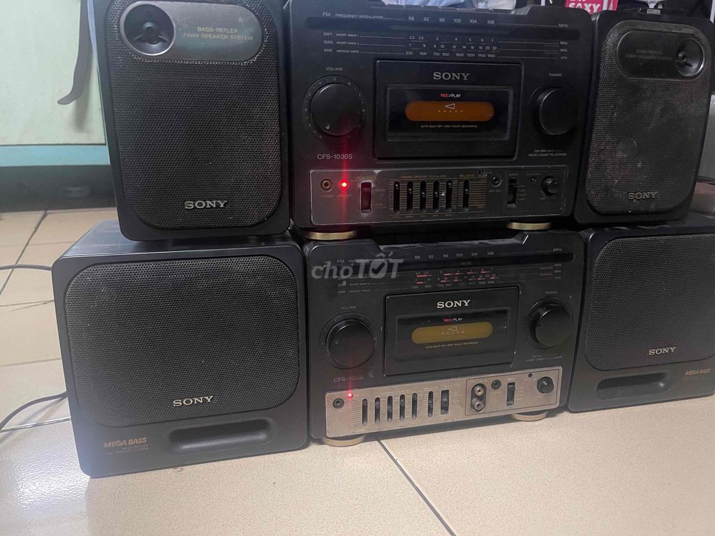 bán 2 cái radio cassette hiệu Sony