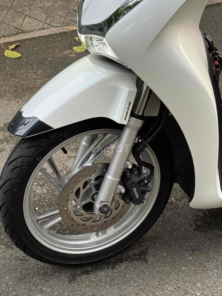 Honda SH 125i Trắng 500km như xe new. Mua bán Xe máy tại Quận Gò Vấp Tp Hồ Chí Minh được đăng bởi CHXM 86 chuyên bán xe trả góp hình 17