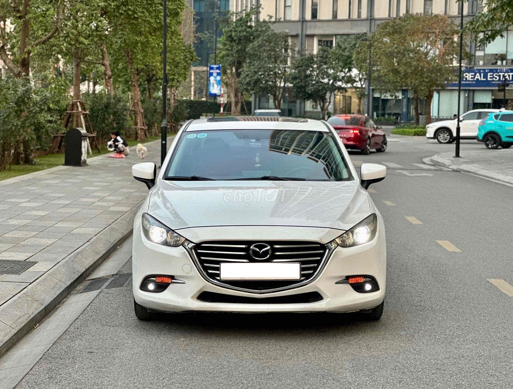 Mazda 3 2019 1.5L Luxury màu trắng đẹp căng