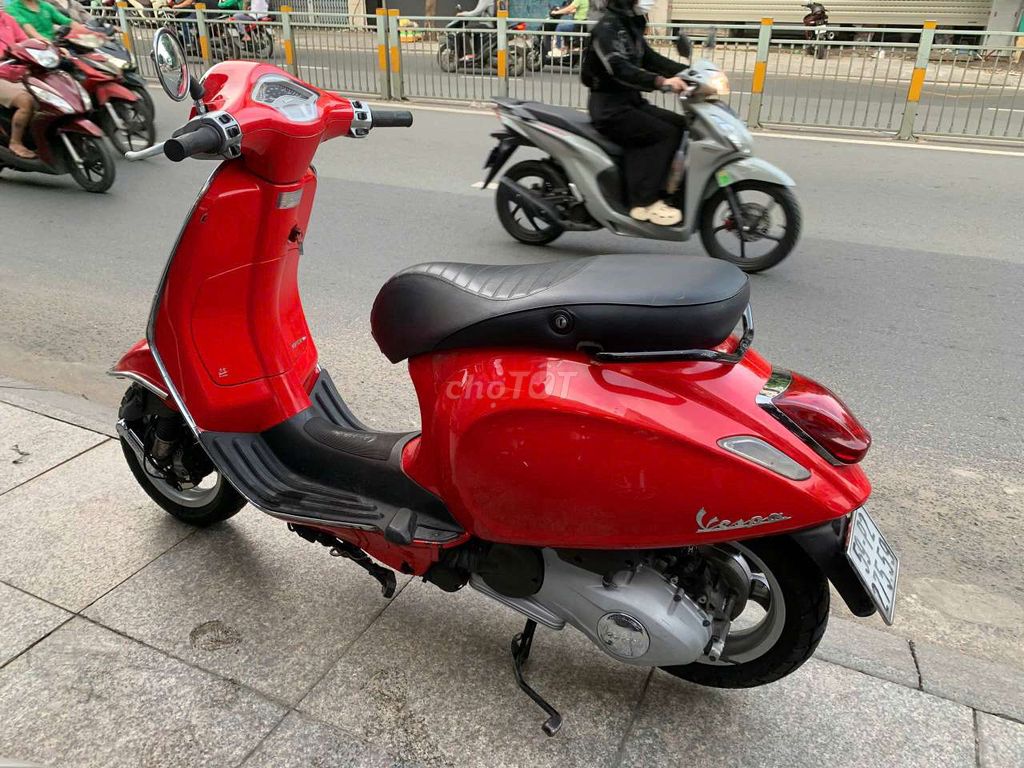 Vespa Primavera 3v2015 mới 90% bstp chính chủ. Mua bán Xe máy tại Quận Tân Phú Tp Hồ Chí Minh được đăng bởi Tuanduy hình 2