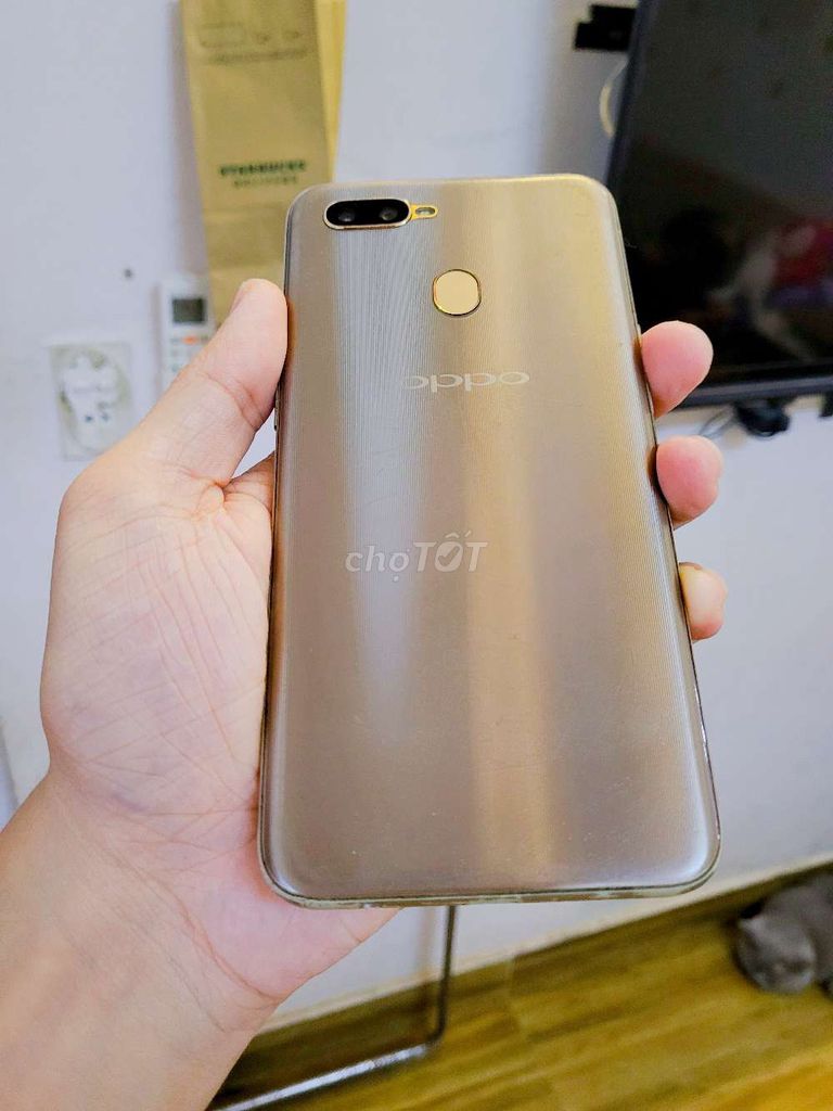 (4/64GB) Oppo A7 chạy khỏe