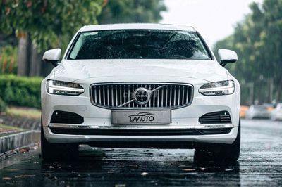 VOLVO S90 T8 2024 odo 3000km. Mua bán Ô tô tại Quận 1 Tp Hồ Chí Minh được đăng bởi Tiền Bùi LONGANH 