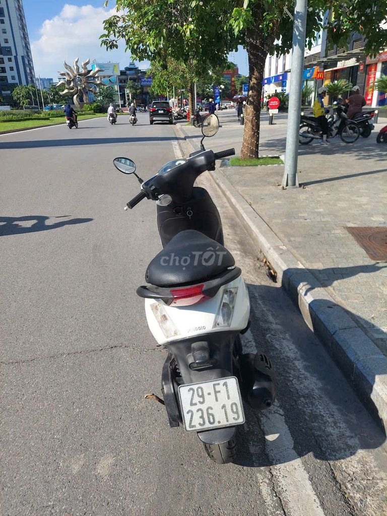 Bán xe Zip Việt Nam mầu trắng chính chủ. Mua bán Xe máy tại Quận Hai Bà Trưng Hà Nội được đăng bởi Mr tín  hình 8