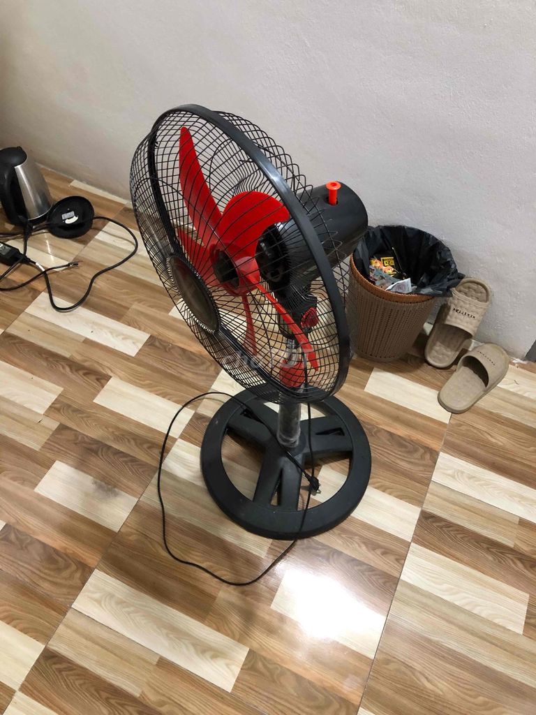 Quạt còn mới, dùng được 1 tháng. Mua bán Quạt tại Huyện Việt Yên Bắc Giang được đăng bởi Hoàng Thọ hình 1