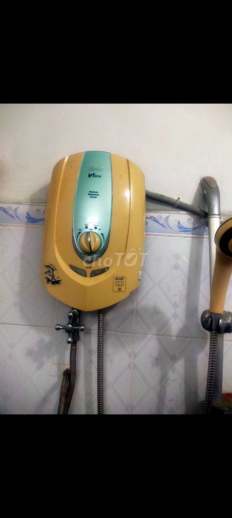 Máy nước nóng Alpha V1 Vàng. Mua bán Thiết bị vệ sinh, nhà tắm tại Huyện Củ Chi Tp Hồ Chí Minh được đăng bởi  Thanh Nam  hình 1