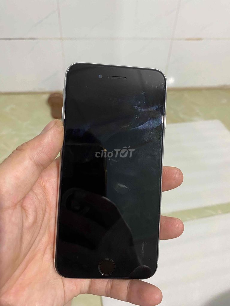 Apple iPhone SE Trắng. Mua bán Điện thoại tại Quận Liên Chiểu Đà Nẵng được đăng bởi nguyễn duy nhất hình 1