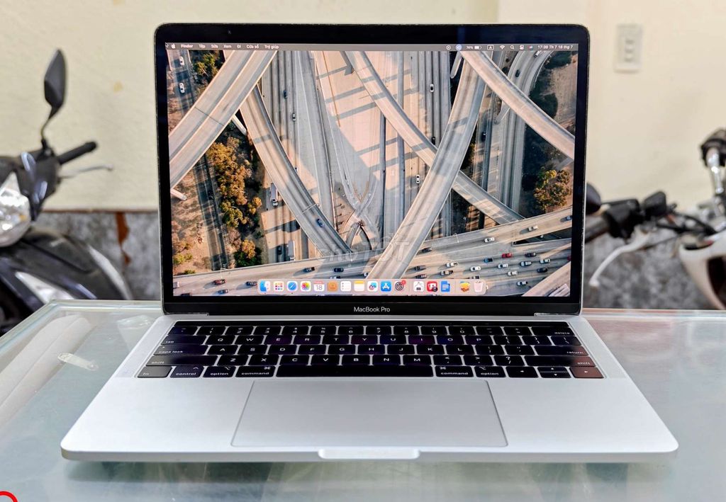 Apple Macbook Pro 2019 i5 13 inch 8GB/256GB Bạc. Mua bán Laptop tại Quận Thanh Khê Đà Nẵng được đăng bởi Kim Hoa hình 1