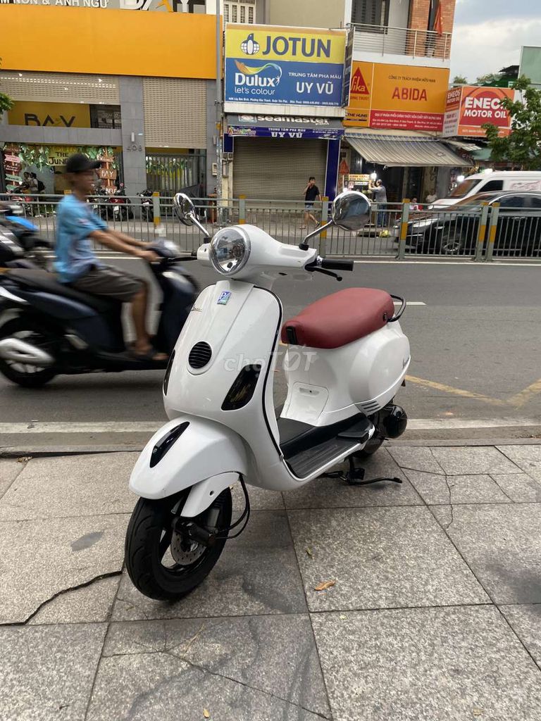 Piaggio vespa LX 2012 mới 90% biển số thành phố