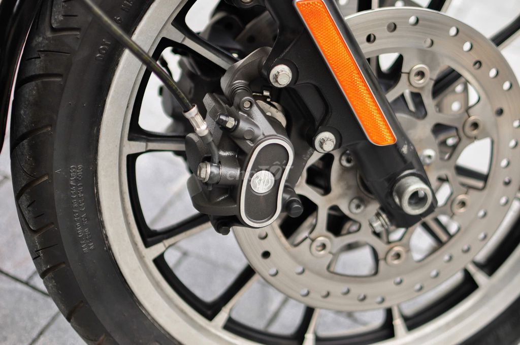 Harley-Davidson Roadster 883 2016 Đen 14000 km