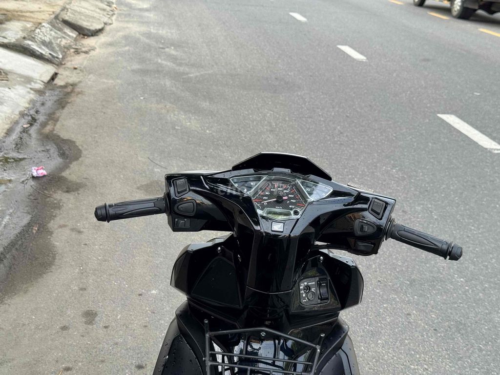 air blade đen nhám ( nợ xấu tra trươc 8t5 nhân xe
