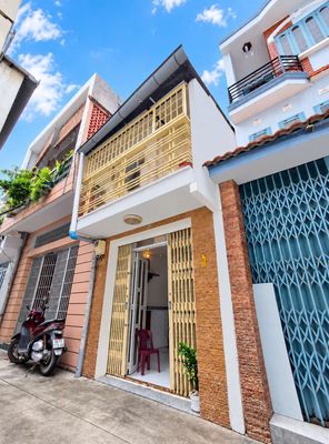 Townhouse 22 m² · 2 bed · Đường Hồ Văn Huê