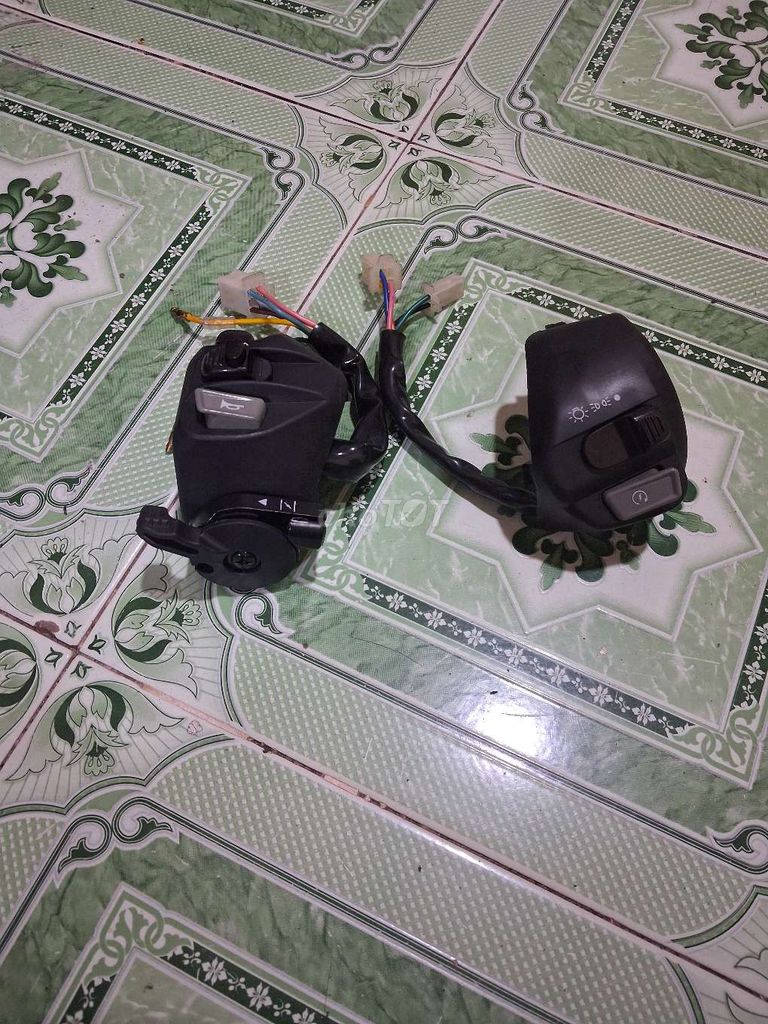 Bộ cùm công tắc Ex135, Novo 4 Đen. Mua bán Phụ tùng xe tại Quận 12 Tp Hồ Chí Minh được đăng bởi trần hải đăng hình 1