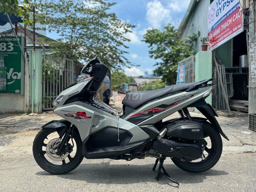 Honda Air Blade 2017 B.số 92 Hỗ trợ góp