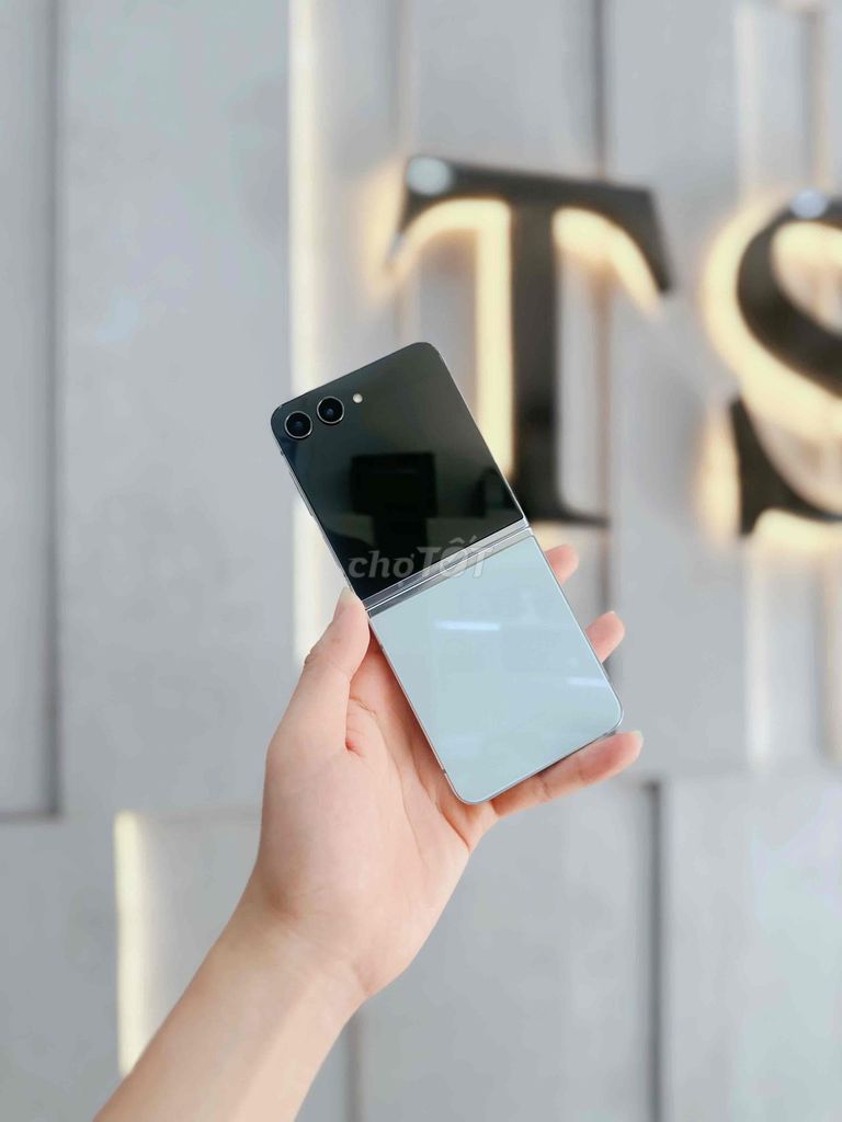 Z Flip 5 Đã Xanh Mint 512Gb Máy Đẹp. Mua bán Điện thoại tại Quận Thanh Khê Đà Nẵng được đăng bởi Thiện Lê TShop 16 Lê Đình Lý hình 1