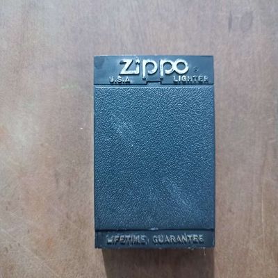 Zippo hàng chuẩn mỹ phiên bản đường đua năm 1999