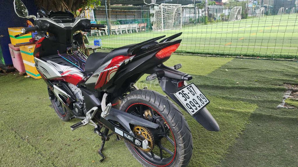 Honda Winner X 2020, красно-черная, ручная, коническая, 4 тысячи километров