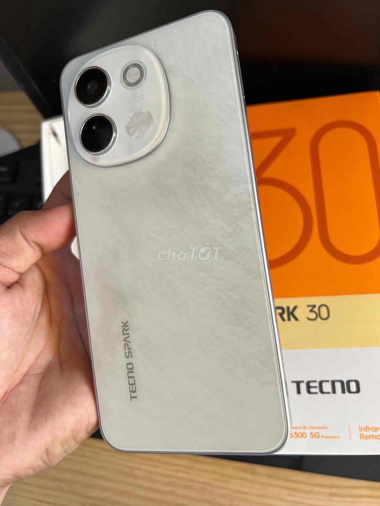 Tecno Spark 30 5G 6GB/128GB Bạc nguyên zin đẹp. Mua bán Điện thoại tại Huyện Đức Hòa Long An được đăng bởi Minh Ngọc hình 1