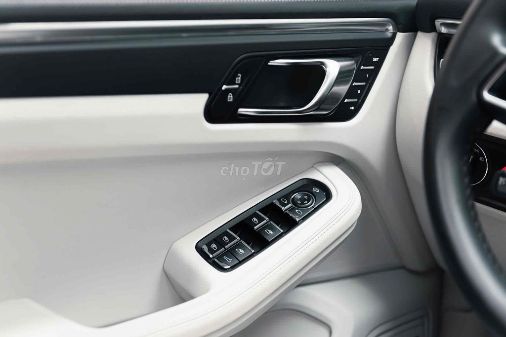 Porsche Macan Model 2022 Xám/Trắng Kem Siêu Hiếm. Mua bán Ô tô tại Quận 7 Tp Hồ Chí Minh được đăng bởi Thật Nguyễn LongAnh Auto hình 14