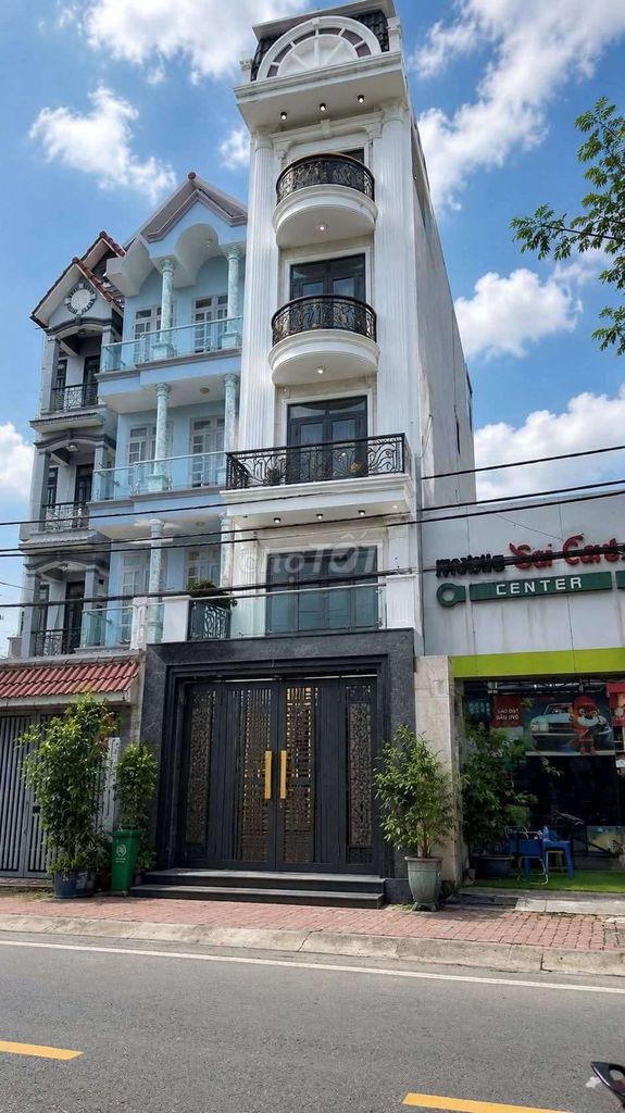 Siêu Phẩm 4m x 22m. Xây 5 Tầng Có Thang Máy Mặt Tiền Nguyễn Thị Xinh