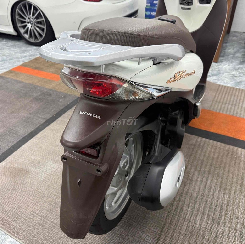 SH MODE TRẮNG ÁNH TÍM BSTP KHOÁ SMK CHÍNH CHỦ. Mua bán Xe máy tại Quận Bình Tân Tp Hồ Chí Minh được đăng bởi Hữu Trọng hình 4