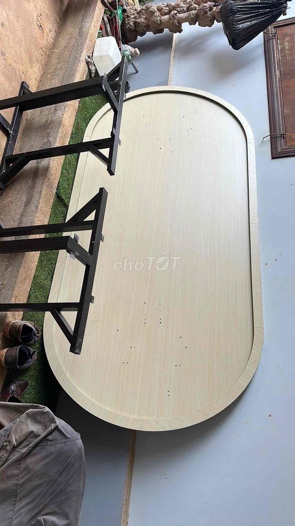 Bàn ăn Gỗ Vàng nhạt 2m4x1m2 Gia đình. Mua bán Bàn ghế tại Thành phố Buôn Ma Thuột Đắk Lắk được đăng bởi Hoàng hình 1
