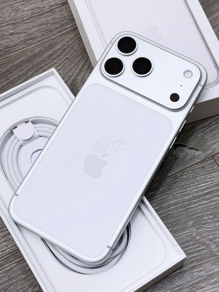  iPhone 17 Promax 256GB Bạc Vừa kích hoạt . Mua bán Điện thoại tại Quận Thanh Khê Đà Nẵng được đăng bởi Thiện Lê TShop 16 Lê Đình Lý hình 1