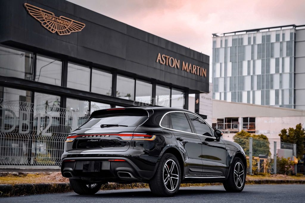 Porsche Macan 2021 màu đen ghế đỏ cực đẹp. Mua bán Ô tô tại Quận 7 Tp Hồ Chí Minh được đăng bởi Hoàn Lee Xe Lướt hình 5