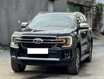 🔹 Ford Everest Titanium 2.0L 4x2 2023 Đen, 1 Chủ