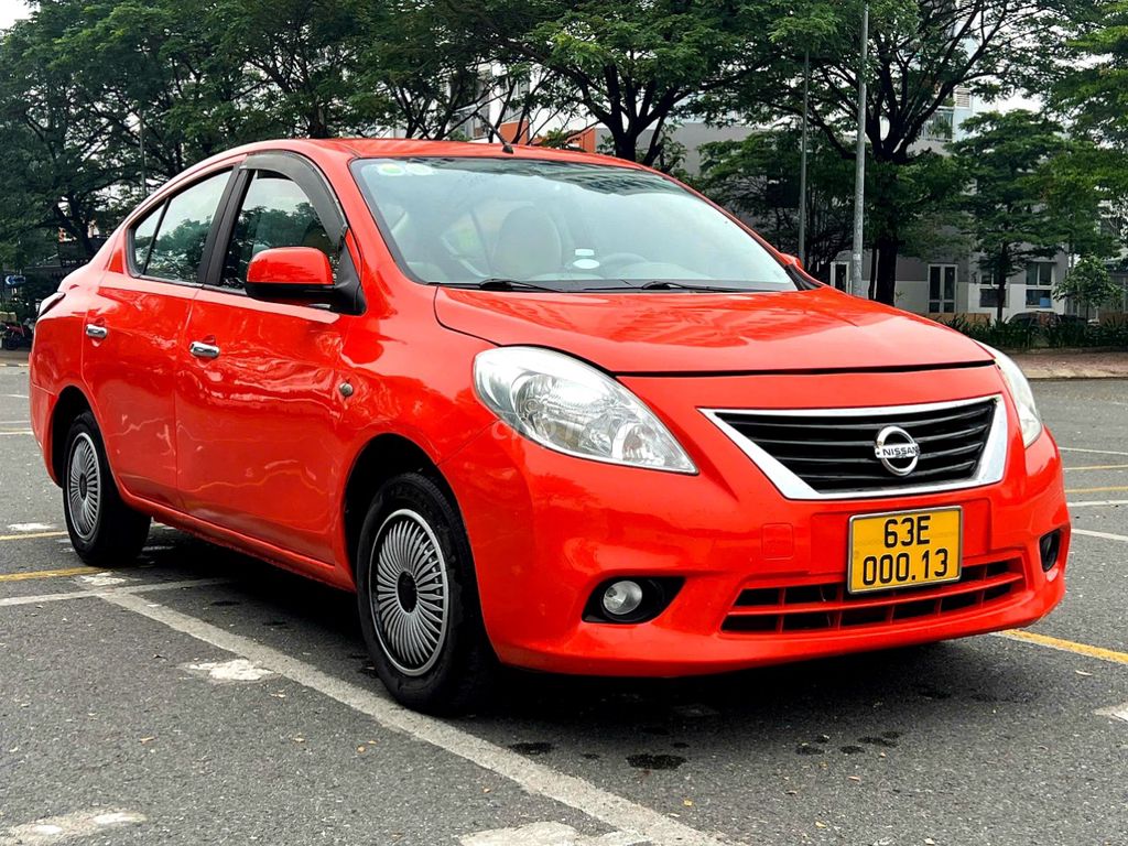 Nissan Sunny 2015 sàn 1.5 - Cam đẹp