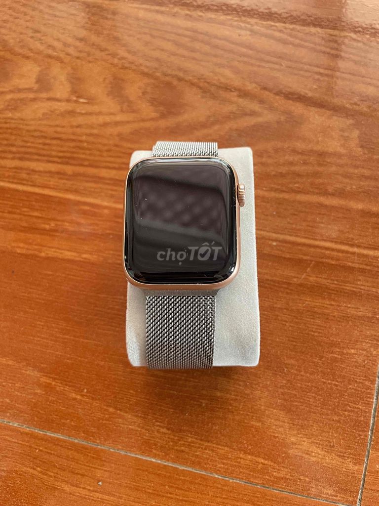 Apple Watch Series 4 Vàng hồng. Mua bán Thiết bị đeo thông minh tại Huyện Đông Sơn Thanh Hóa được đăng bởi Bốn Tiếng Hàn hình 1