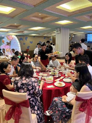 NHÀ HÀNG DÌN KÝ TUYỂN BẾP CN QUẬN 1. Việc làm tại Quận 1 Tp Hồ Chí Minh được đăng bởi NHÀ HÀNG DÌN KÝ NGUYỄN TRÃI hình 1
