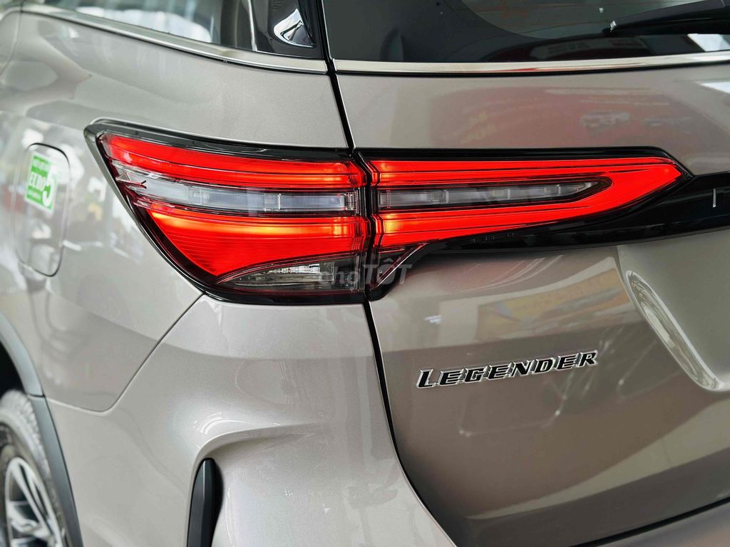 Fortuner Legender 2.4L 4x2 AT | Ưu Đãi Sốc 45 tr. Mua bán Ô tô tại Thành phố Thủ Đức Tp Hồ Chí Minh được đăng bởi Toyota Đông Sài Gòn hình 16