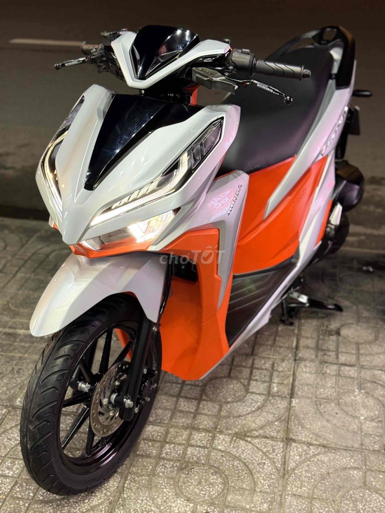 Honda Vario 150 2019 цвета серебристый Porsche, госномер Хошимина, 1 владелец, есть рассрочка