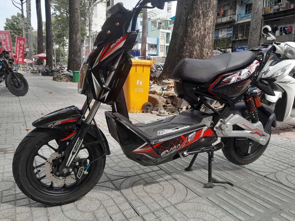 Xe máy điện XMEN NEW Đen đỏ 99% mới. Mua bán Xe điện tại Quận 5 Tp Hồ Chí Minh được đăng bởi Nguyễn Nam hình 4