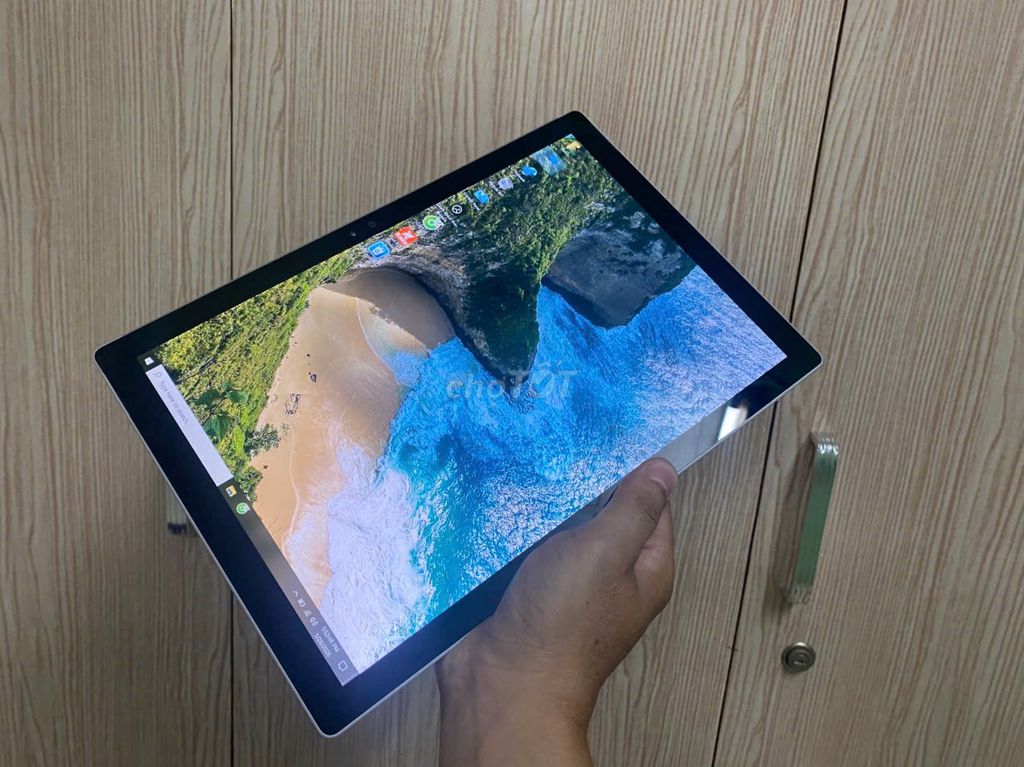 Microsoft Surface Pro 4 i5 12 inch 8GB/256GB. Mua bán Laptop tại Quận 4 Tp Hồ Chí Minh được đăng bởi Jerry Tran hình 1
