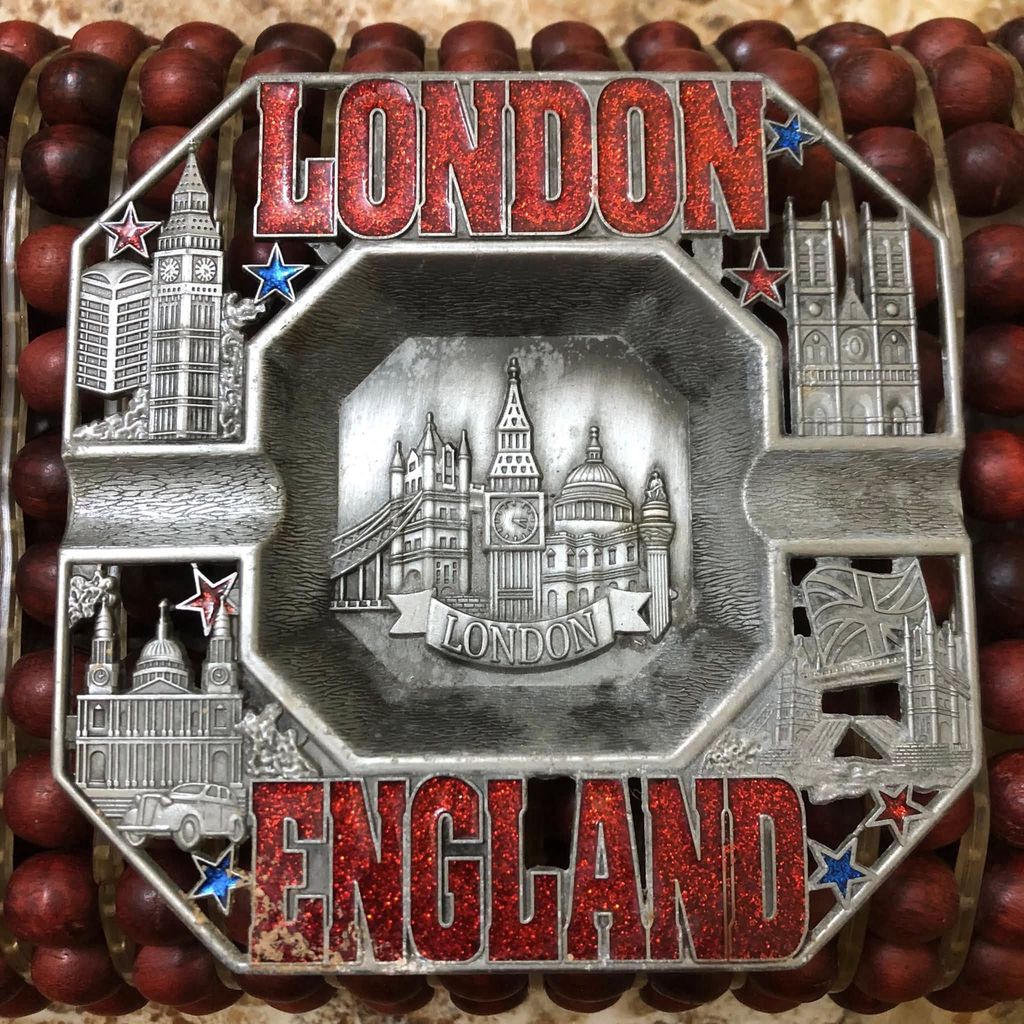 Gạt tàn Hợp kim Cổ điển London. Mua bán Đồ sưu tầm, đồ cổ tại Quận Cái Răng Cần Thơ được đăng bởi Khang Minh hình 1
