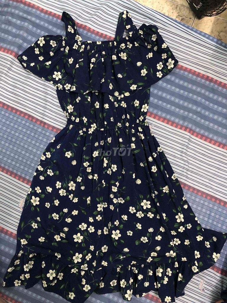 Đầm hoa nhí xanh navie đậm trễ vai. Mua bán Quần áo tại Quận 3 Tp Hồ Chí Minh được đăng bởi Na hình 2