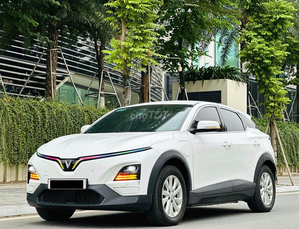 VinFast VF6 ECO 2025 Trắng. Mua bán Ô tô tại Quận Cầu Giấy Hà Nội được đăng bởi ĐẶNG QUANG HUY hình 9