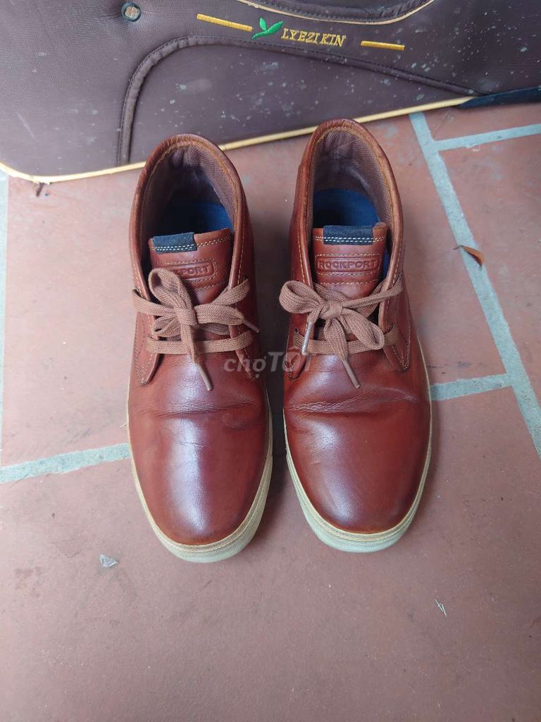 Giày sneaker Rockport ful da SZ 42. Mua bán Giày dép tại Quận Hà Đông Hà Nội được đăng bởi Đức Thịnh 389  hình 1