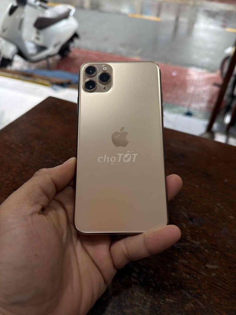 Apple iPhone 11 Pro Max 64GB Gold Đã sử dụng. Mua bán Điện thoại tại Thành phố Trà Vinh Trà Vinh được đăng bởi Cầm đồ Thành Ngân hình 1