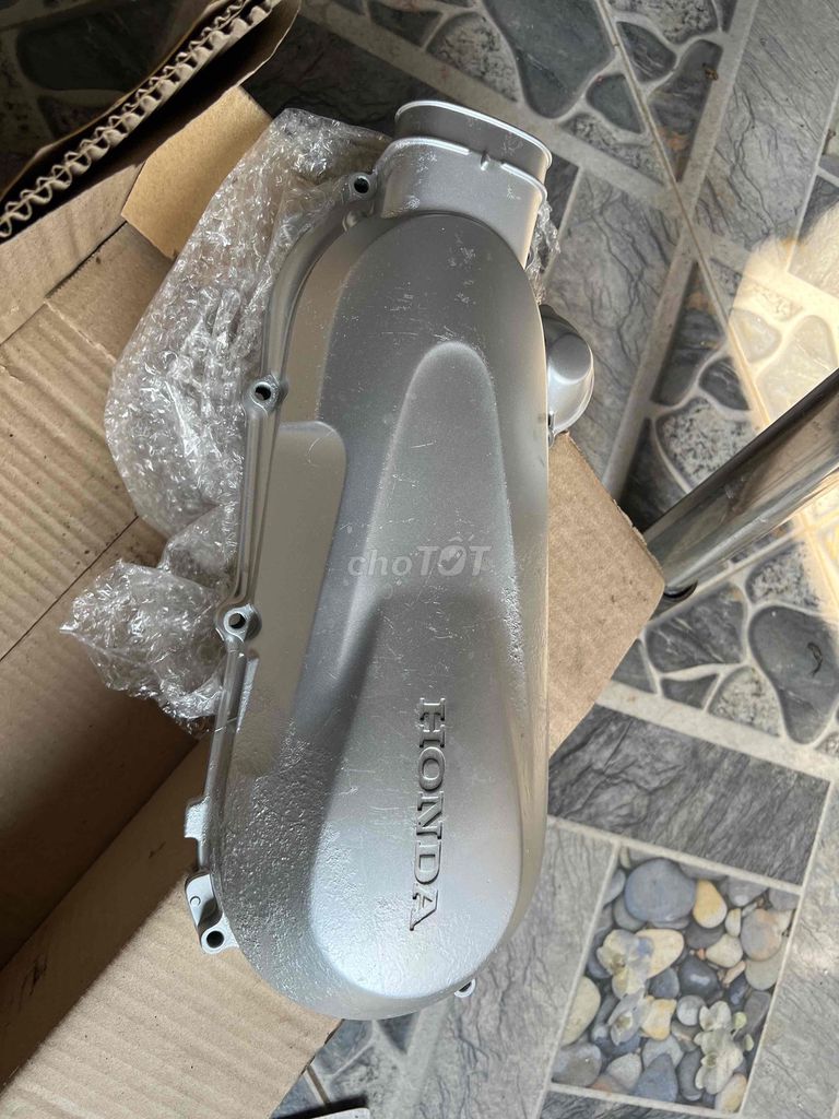 nắp máy bên trái xe lead 110. Mua bán Phụ tùng xe tại Quận Hai Bà Trưng Hà Nội được đăng bởi Đỗ Đức Thiện hình 2