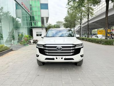 Toyota Land Cruiser LC300, model 2022, tên công ty